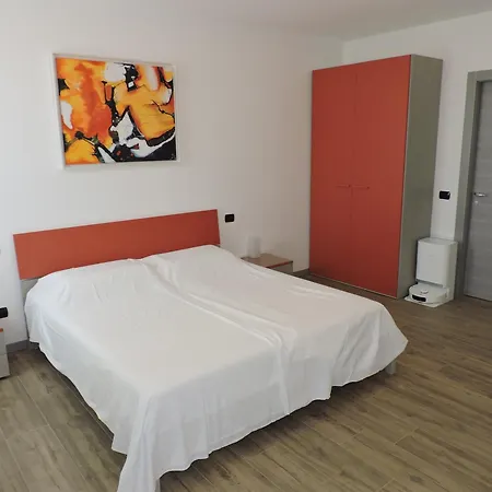 6 Zampe Vendégház *